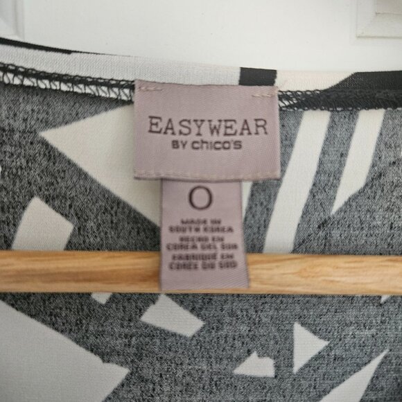 Easywear by Chico's Top Tunic Stretch Artsy Geometric Black White Size 0 (Small) - Picture 2 of 5